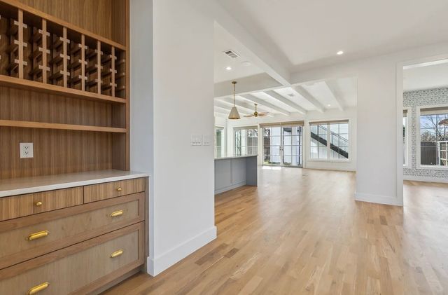 5800 Goodwin Avenue, Dallas, TX 75206