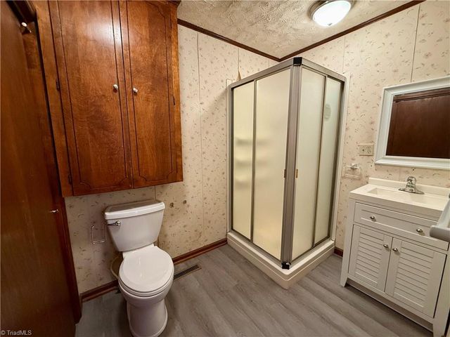 7468 NC Highway 135, Mayodan, NC 27027