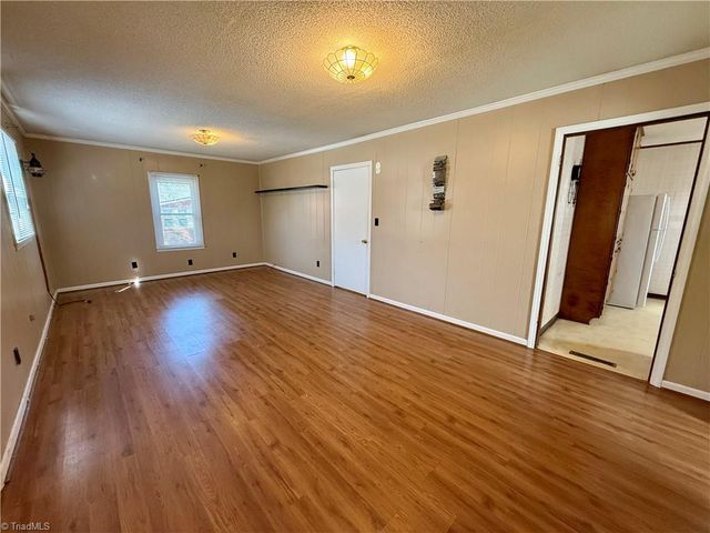 7468 NC Highway 135, Mayodan, NC 27027