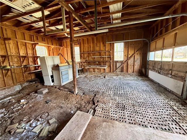 7468 NC Highway 135, Mayodan, NC 27027