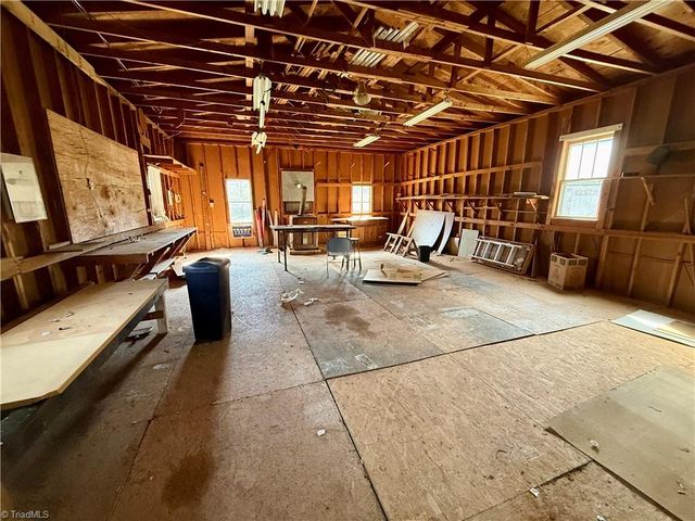 7468 NC Highway 135, Mayodan, NC 27027