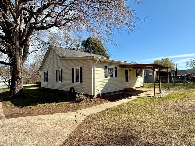 7468 NC Highway 135, Mayodan, NC 27027