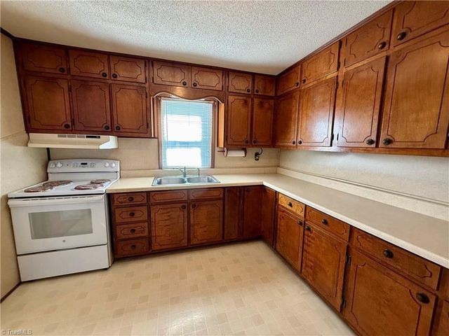 7468 NC Highway 135, Mayodan, NC 27027