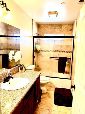 10401 Hemlock Avenue, Hesperia, CA 92345