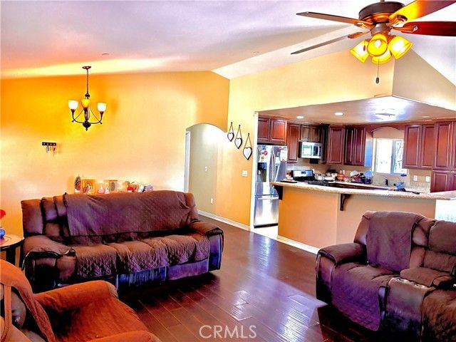 10401 Hemlock Avenue, Hesperia, CA 92345