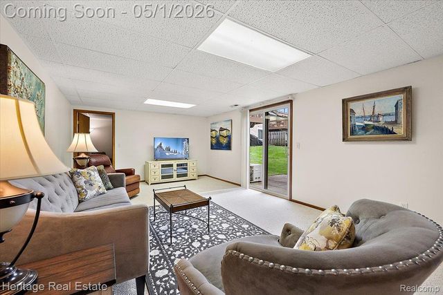 1932 Valley Lane, Orion Charter Township, MI 48360