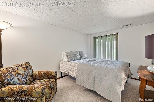 1932 Valley Lane, Orion Charter Township, MI 48360