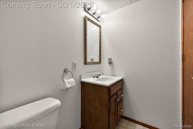 1932 Valley Lane, Orion Charter Township, MI 48360