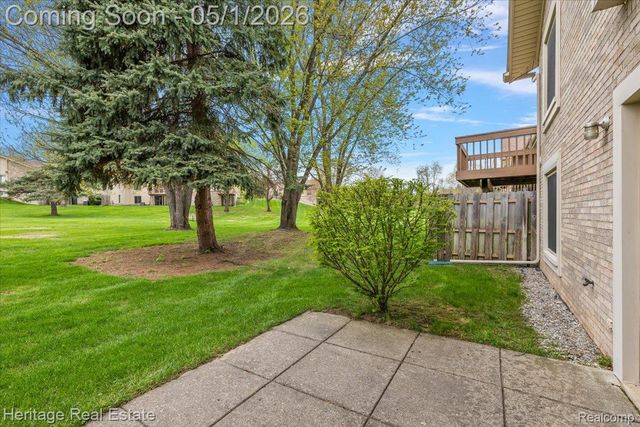 1932 Valley Lane, Orion Charter Township, MI 48360