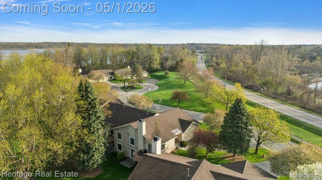 1932 Valley Lane, Orion Charter Township, MI 48360