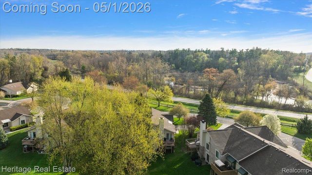 1932 Valley Lane, Orion Charter Township, MI 48360