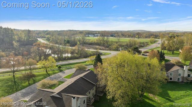 1932 Valley Lane, Orion Charter Township, MI 48360
