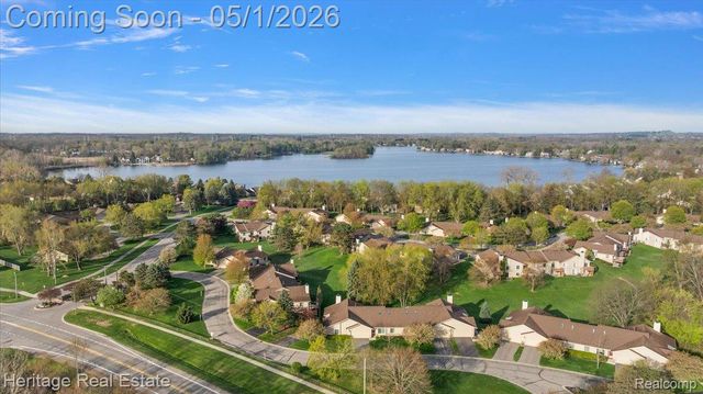 1932 Valley Lane, Orion Charter Township, MI 48360