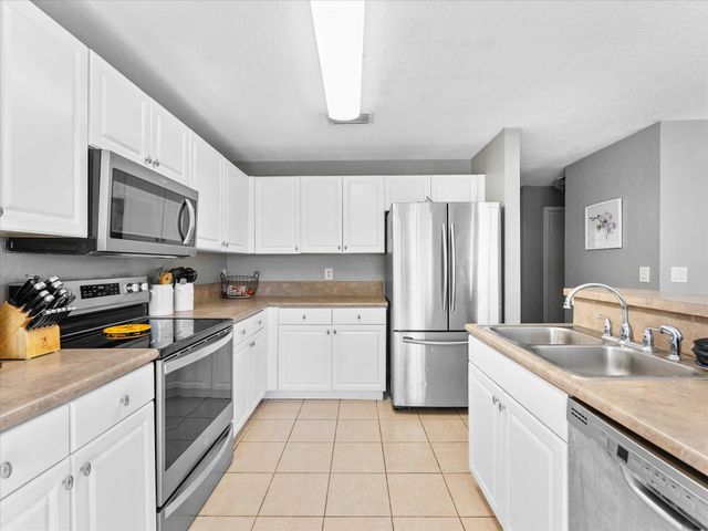 3422 Commodore Court, West Palm Beach, FL 33411