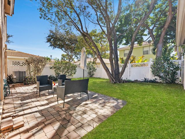 3422 Commodore Court, West Palm Beach, FL 33411