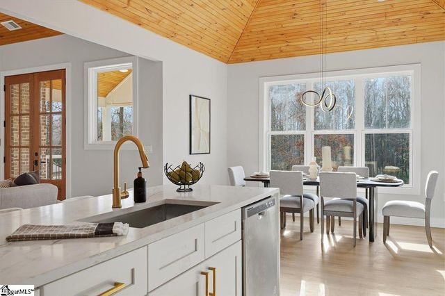 304 Ave Of Oaks, Anderson, SC 29621