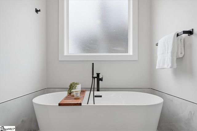 304 Ave Of Oaks, Anderson, SC 29621