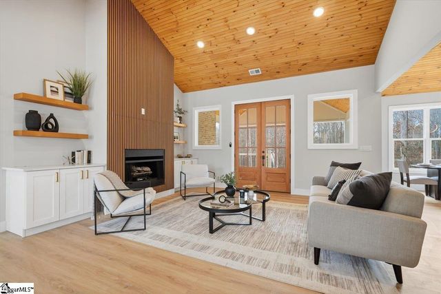 304 Ave Of Oaks, Anderson, SC 29621