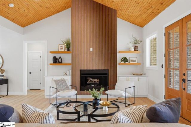 304 Ave Of Oaks, Anderson, SC 29621