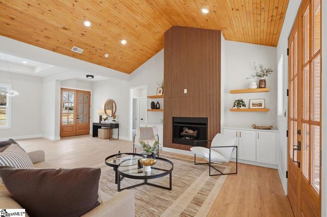 304 Ave Of Oaks, Anderson, SC 29621