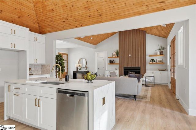 304 Ave Of Oaks, Anderson, SC 29621