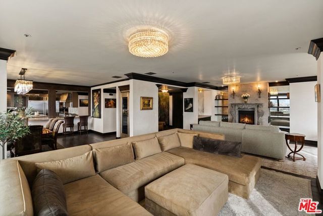 10560 Wilshire Boulevard 2003, Los Angeles, CA 90024