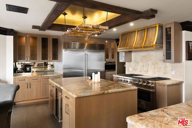 10560 Wilshire Boulevard 2003, Los Angeles, CA 90024