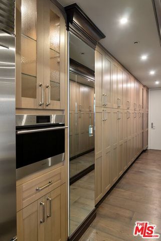 10560 Wilshire Boulevard 2003, Los Angeles, CA 90024