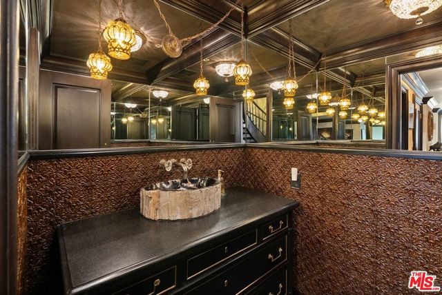 10560 Wilshire Boulevard 2003, Los Angeles, CA 90024