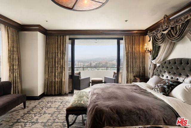 10560 Wilshire Boulevard 2003, Los Angeles, CA 90024