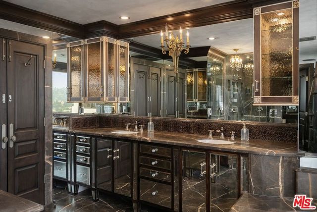 10560 Wilshire Boulevard 2003, Los Angeles, CA 90024