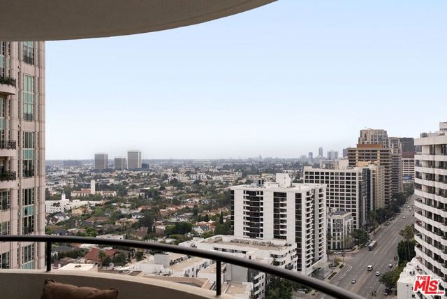 10560 Wilshire Boulevard 2003, Los Angeles, CA 90024