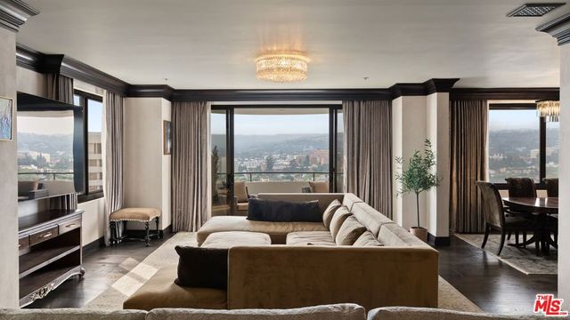 10560 Wilshire Boulevard 2003, Los Angeles, CA 90024