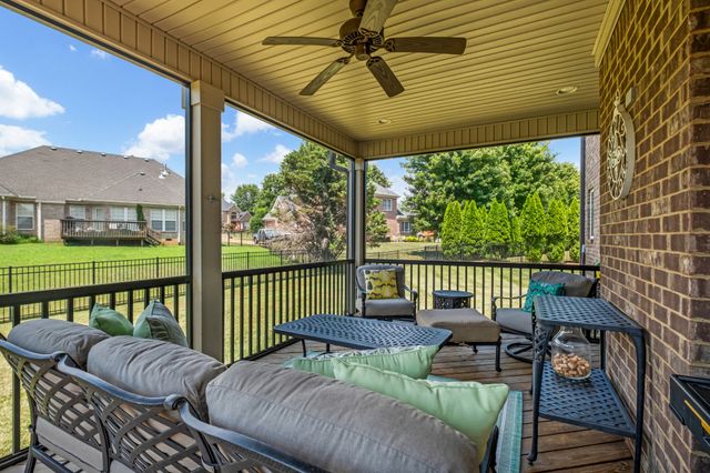 120 Fraser Pl, Hendersonville, TN 37075