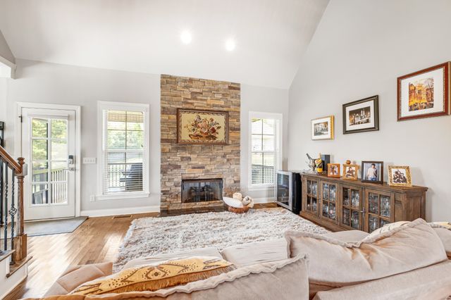 120 Fraser Pl, Hendersonville, TN 37075