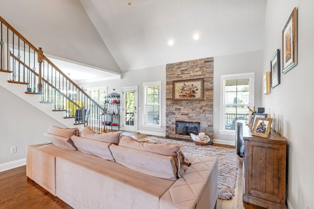 120 Fraser Pl, Hendersonville, TN 37075