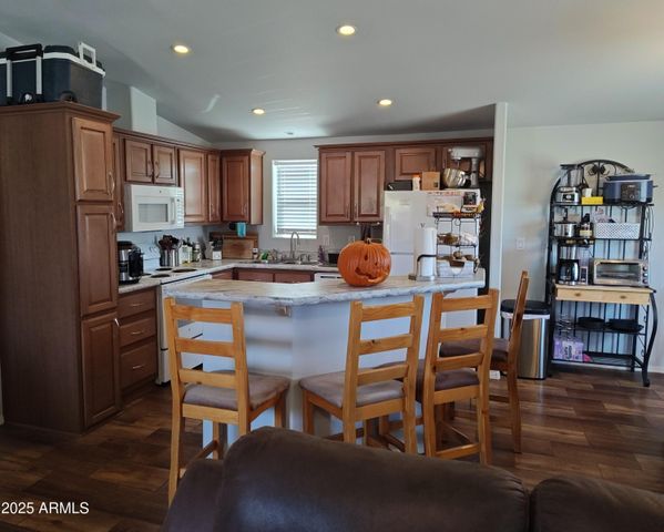 16125 S Apache Drive, Mayer, AZ 86333