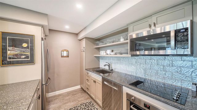 707 S GULFSTREAM AVENUE 505, Sarasota, FL 34236