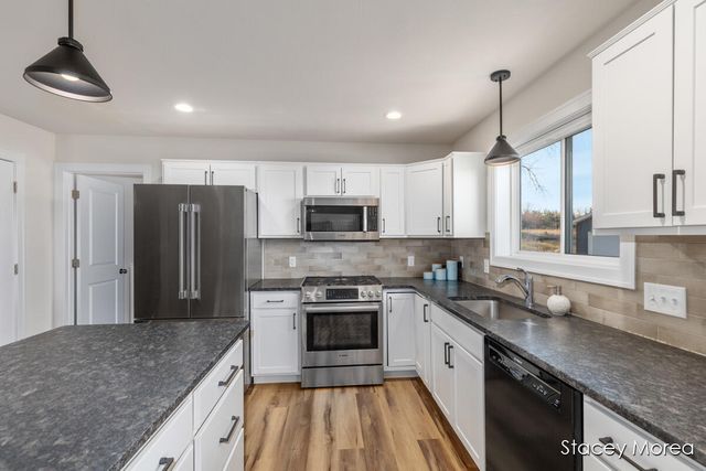 11791 Crystal Ridge Drive Ne, Algoma Twp, MI 49345