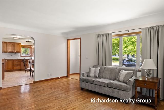 1702 Waverly Avenue, Grand Haven, MI 49417