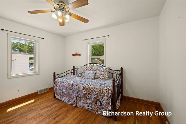 1702 Waverly Avenue, Grand Haven, MI 49417