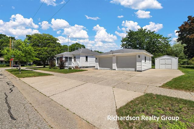 1702 Waverly Avenue, Grand Haven, MI 49417