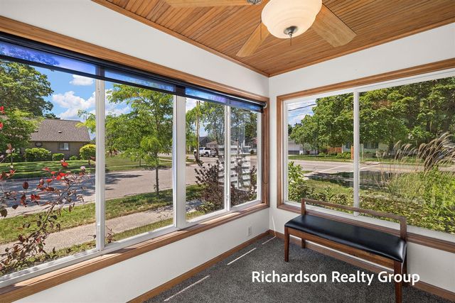 1702 Waverly Avenue, Grand Haven, MI 49417
