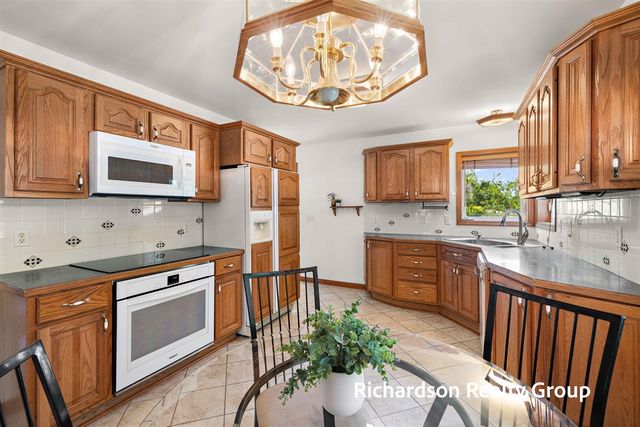 1702 Waverly Avenue, Grand Haven, MI 49417