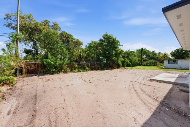 1705 NW 15th Street, Fort Lauderdale, FL 33311