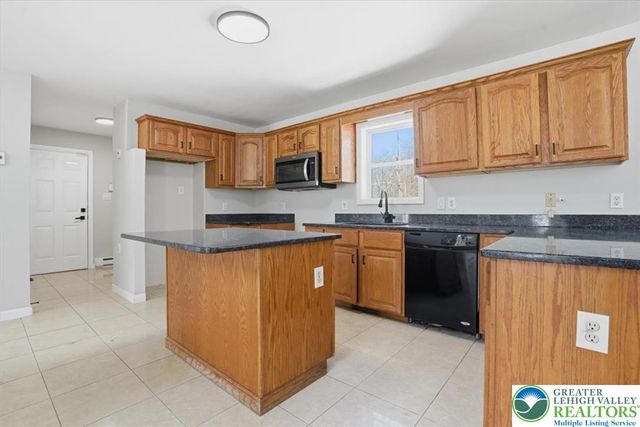 106 Greenleaf Drive, Tobyhanna Twp, PA 18334