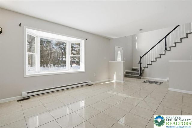 106 Greenleaf Drive, Tobyhanna Twp, PA 18334