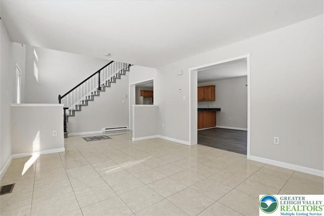 106 Greenleaf Drive, Tobyhanna Twp, PA 18334