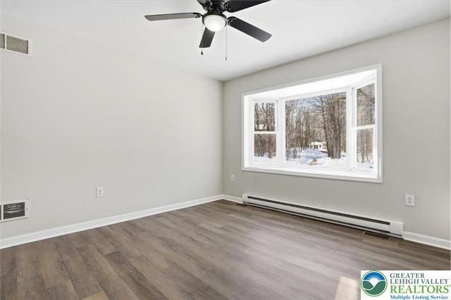 106 Greenleaf Drive, Tobyhanna Twp, PA 18334