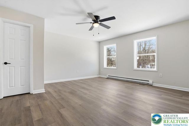 106 Greenleaf Drive, Tobyhanna Twp, PA 18334